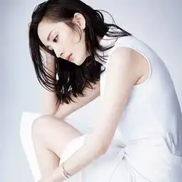 杨幂素颜自拍照图片光感白肌护肤术大揭秘