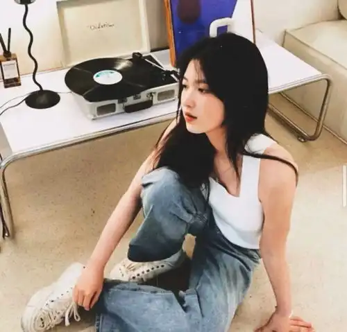 ins甜丧冷淡风女生头像15