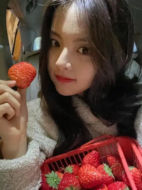 杨超越越来越有女人味了,网友爱了爱了
