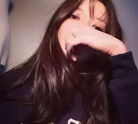 疯疯癫癫的女子