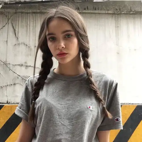 ins超好看女生头像