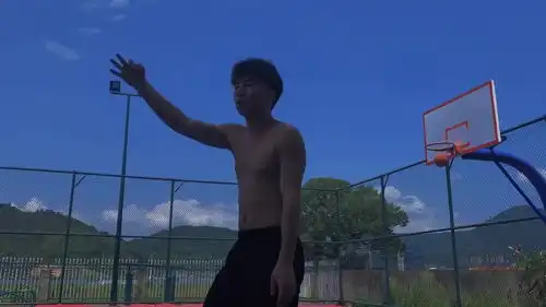 那种非常高冷的女生,不知道要用多少度的水才能泡到手