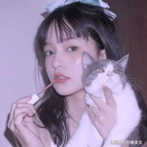 越长越精致的三大星座女生,小时候很一般,长大逆袭变校花