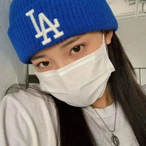 ins上可爱妹子hyanggggg