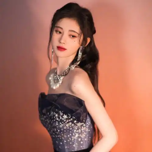 穿不好中性风的女人,到底是哪里不对劲多半是这两个地方犯了错