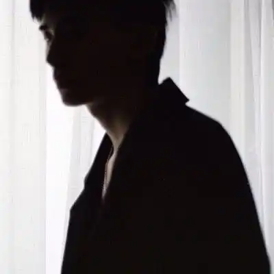励志的头像男成熟稳重头