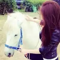 安静女生头像阿达莫夫