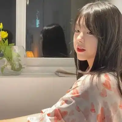 女生头像想找个机会和你说话