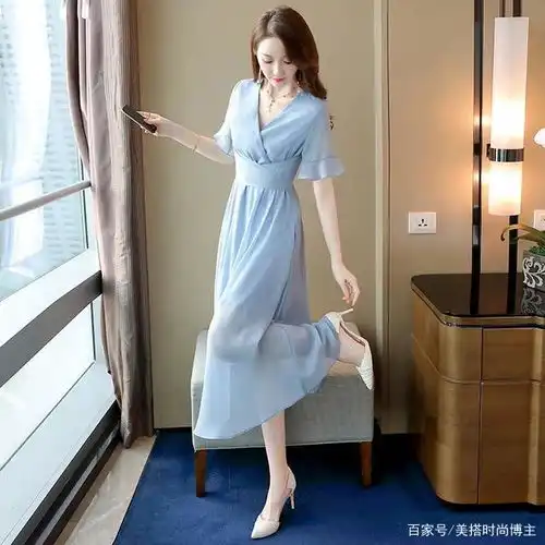 柔美加时髦,雪纺连衣裙出挑显高