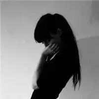 黑白女生伤感头像唯美女生黑白头像大全