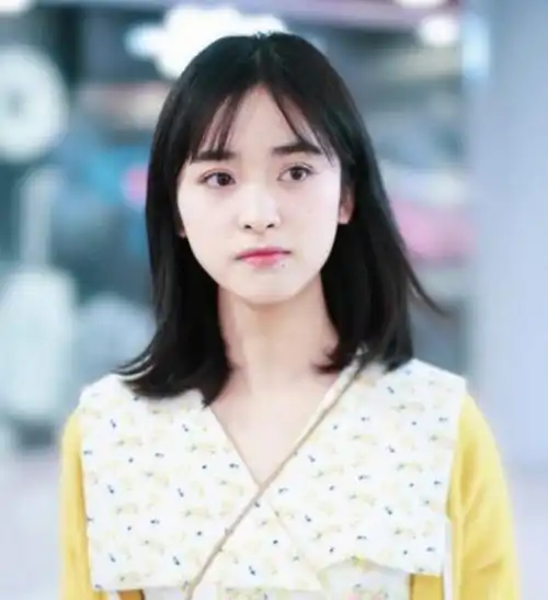 盘点四位素颜美女张雪迎越看越美,最后的她通透清新