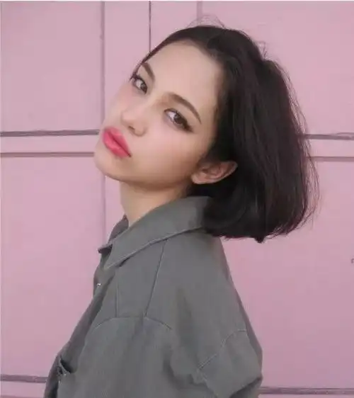 只有151的她,用短发直接变成1米8