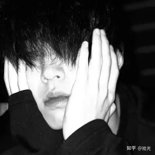 暗黑高冷头像女背影真人