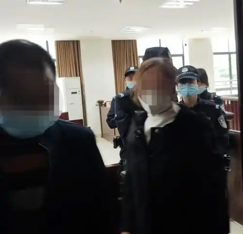 3岁女童颅骨骨折离世继母以虐待故意伤害罪获刑10年半