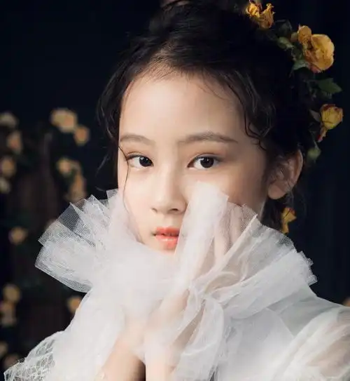 被tfboys宠爱的女孩长大了,小女神已诞生,美成翻版宋祖儿
