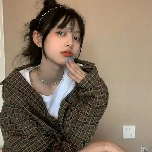 ins风温柔干净小众女头
