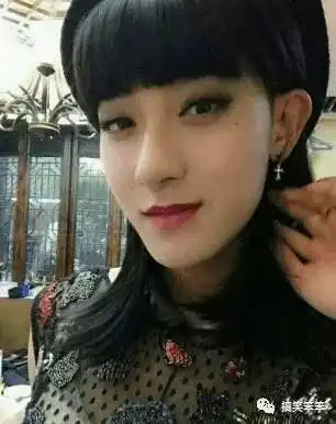 爱豆女装大比拼,王源文静鹿晗萌萌哒张艺兴化身蒙娜丽莎