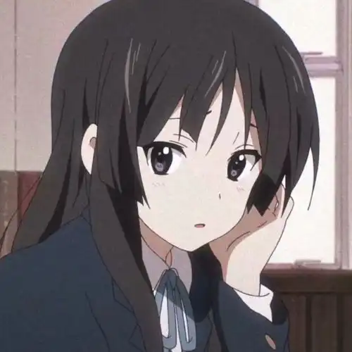 女生动漫头像哪个小笨蛋晚上偷偷用被子擦眼泪啊