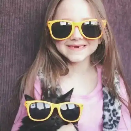 不像才怪晒出亲子神同步照片,轻轻松松赢取中秋国庆节礼