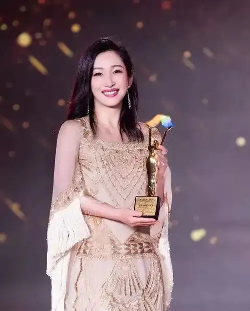 秦海璐中餐厅怒怼黄晓明上热搜我负责真人,其他人负责秀