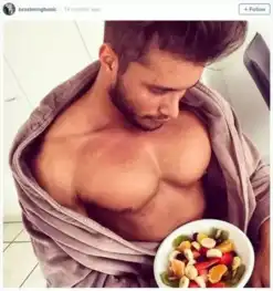 一群宅男模仿女生拍照,画面太美简直不敢看
