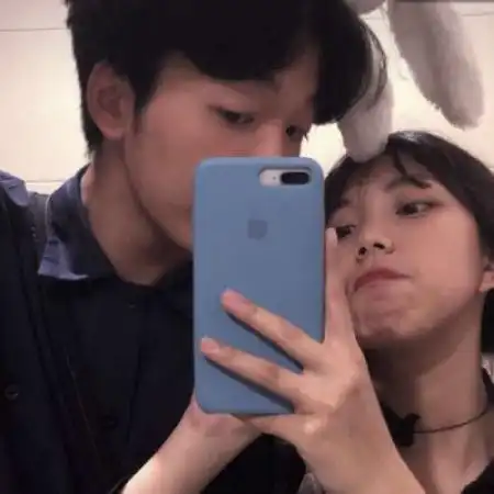 情侣头像一张,我除了有你现在一无所有