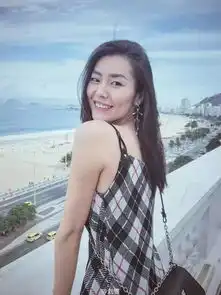 刘雯最爱的白t衬衫牛仔裤穿对了你也可以很高级