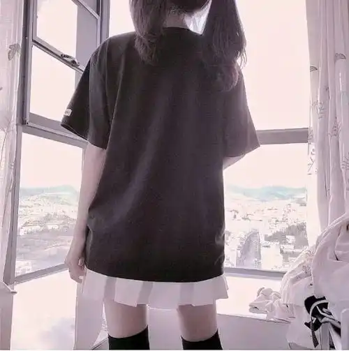神仙系不露脸女生头像虽然生活很苦但楼下的超市有棒棒糖女头