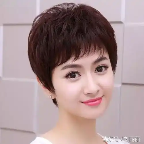 30岁,40岁,50岁女性发型就选这几款,时尚优雅气质好