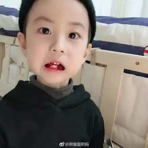 身边的漂亮女孩生完孩子以后都怎么样了