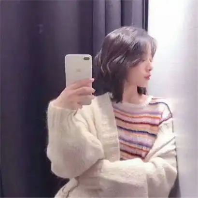 长发气质女神头像,带着笑或是很沉默手机控美女