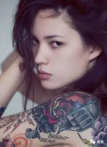 郑爽只是点了一根烟而已敬这个冲破世俗的女孩