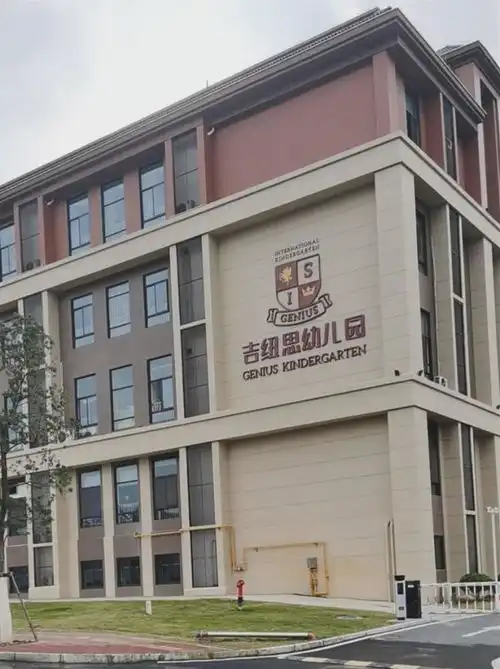 福建龙岩液化气站旁盖高楼,居民感觉挨着个炸弹睡觉
