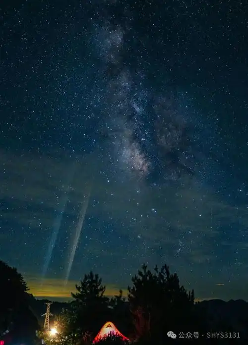 太子尖观星我们都生活在阴沟里,但仍有人在样望星空