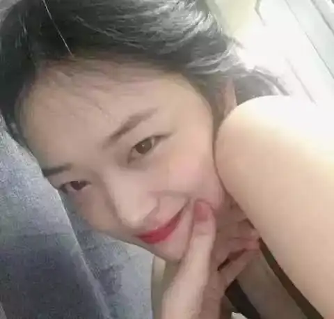 黑白渣女头像清晰版野性