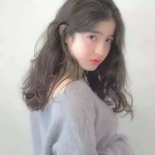 13岁头像女可爱自然混血