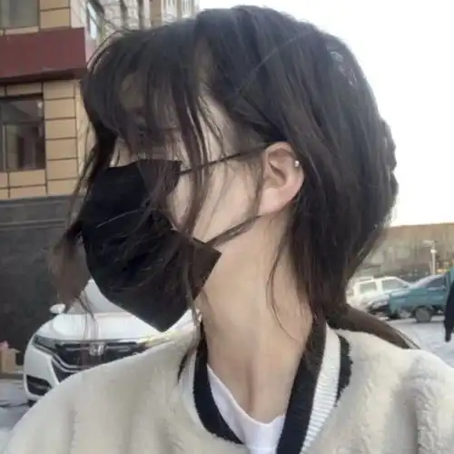 女生头像按照大自然的规律你该遇到我了