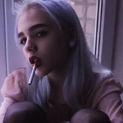 第一眼就触动你的句子看海看久了想见人,见人见多了想看海