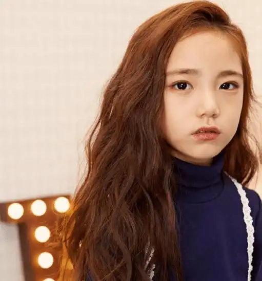 幼女被父母逼迫6岁开始化妆,12岁不在发育,如今这样后悔无用网易订阅