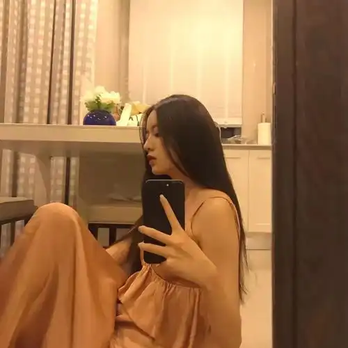 女生头像不管生活会不会变好
