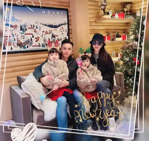 熊黛林一家四口旅游两个女儿被妈妈严厉教育