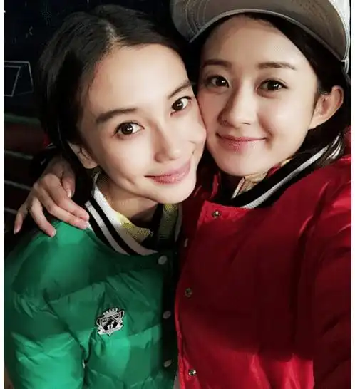 在娱乐圈不会知道女星眼睛到底有多大,除非她和另一女星同框
