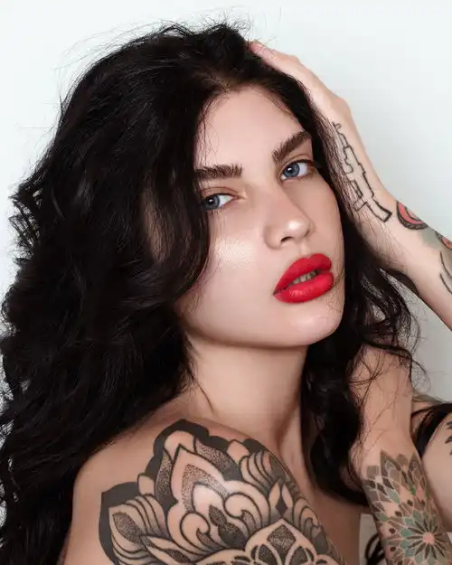 欧美模特眼睛模特欧美风欧美美女美女图人像图behance网站高清图医美珠宝造型美妆彩妆时尚高清欧美女模特