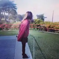 他的眼底有水晶意境女生头像
