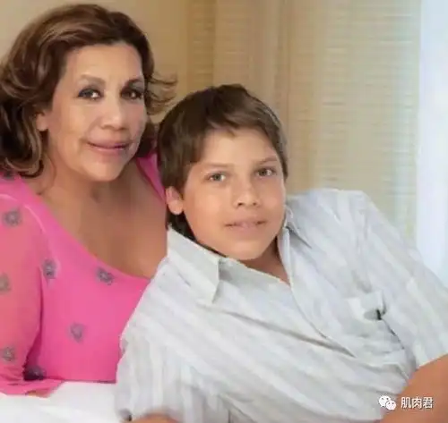 惊了斯瓦辛格偷吃保姆10年,私生子长得比斯瓦辛格还斯瓦辛格