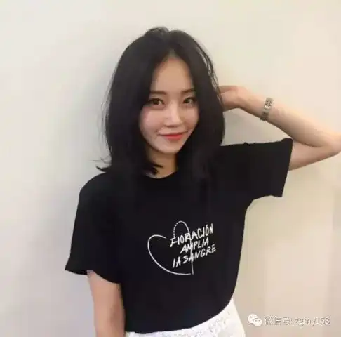 女生短发烫发