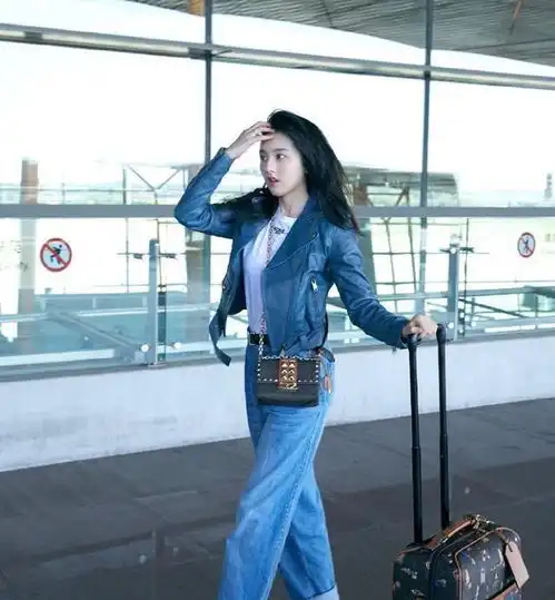 入秋的第一件外套就选它,时髦个性又气质,谁穿谁好看