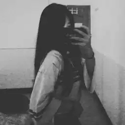 黑色系偏丧女头像,心若向阳美好的事物伴随着我