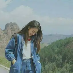 2018有气质的美女头像好看又唯美世间越喧嚣你就越孤独