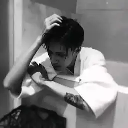 头像既然到头来都是孤独,为什么一定要朝朝暮暮